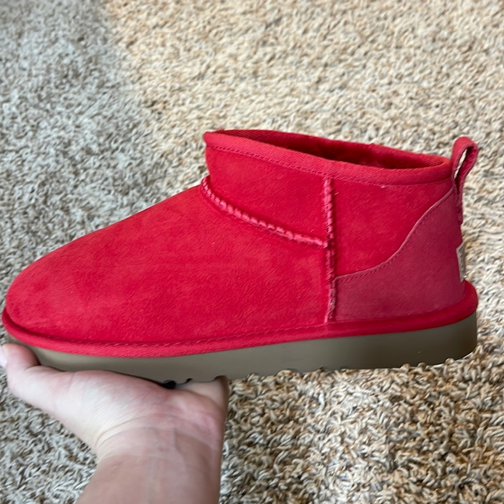 UGGS
